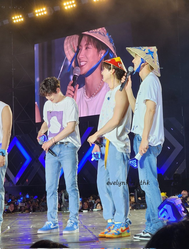 Concert Super Junior tại Việt Nam: Sau 10 năm công tác tổ chức vẫn gây bức xúc nhưng fan xúc động vì thanh xuân trở về - Ảnh 6.