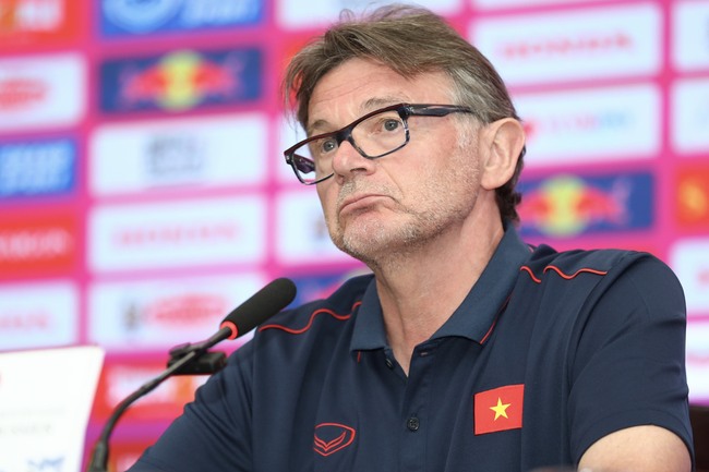 Cà phê đầu tuần: Ông Troussier và 1% để đi World Cup - Ảnh 1.