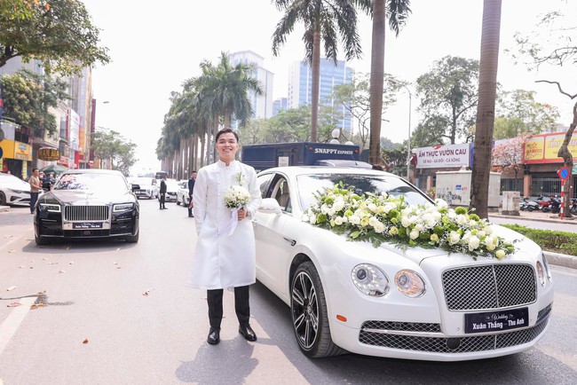 Đám cưới siêu xe ở Hà Nội quy tụ cặp Rolls-Royce, Bentley: Hé lộ gia thế khủng của &quot;đàng trai&quot;  - Ảnh 5.