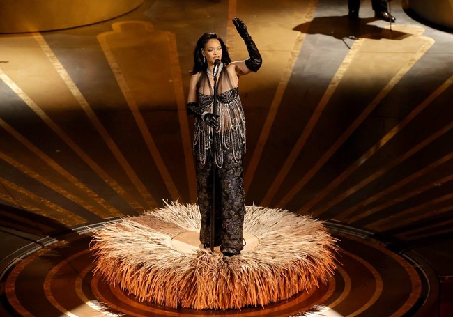 Lady Gaga và Rihanna &quot;đụng độ&quot; trên sân khấu Oscar nhưng cuối cùng đều thua nhạc phim Ấn Độ! - Ảnh 4.
