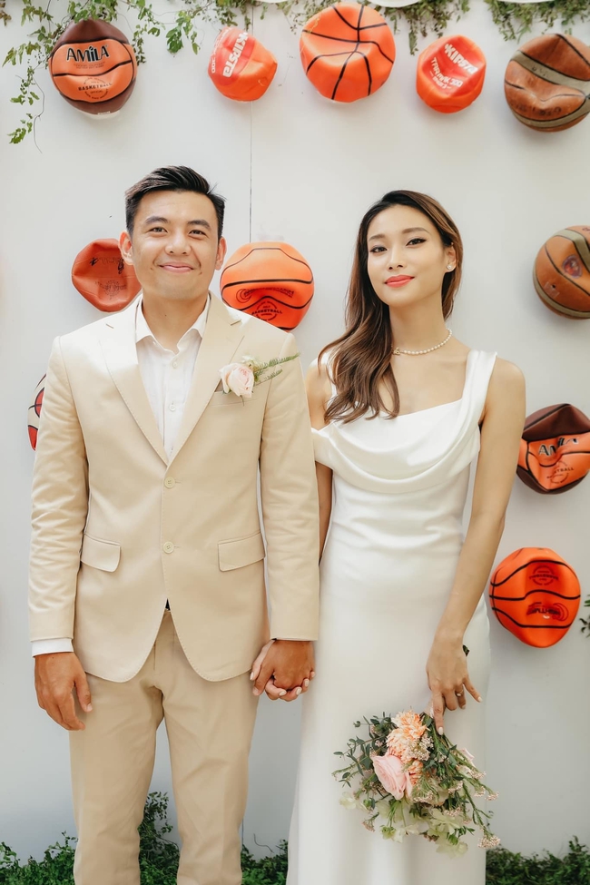 Tay vợ số 1 Việt Nam Lý Hoàng Nam đính hôn với hot girl bóng rổ - Ảnh 3.