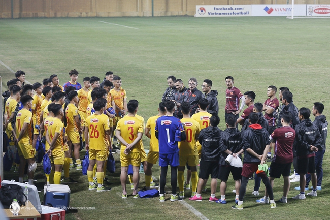 Bóng đá Việt Nam ngày 15/3: HLV Philippe Troussier chấm điểm cầu thủ U23 Việt Nam - Ảnh 1.