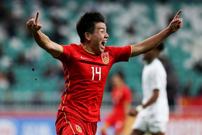 Người hùng U20 Trung Quốc bị đối xử 'phũ phàng' sau chiến tích ở giải châu Á - Ảnh 1.