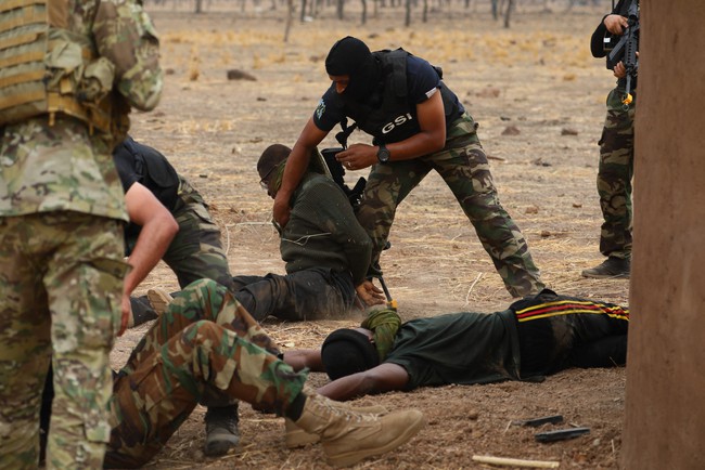 Mỹ hỗ trợ huấn luyện quân đội các nước Tây Phi - Ảnh 4.