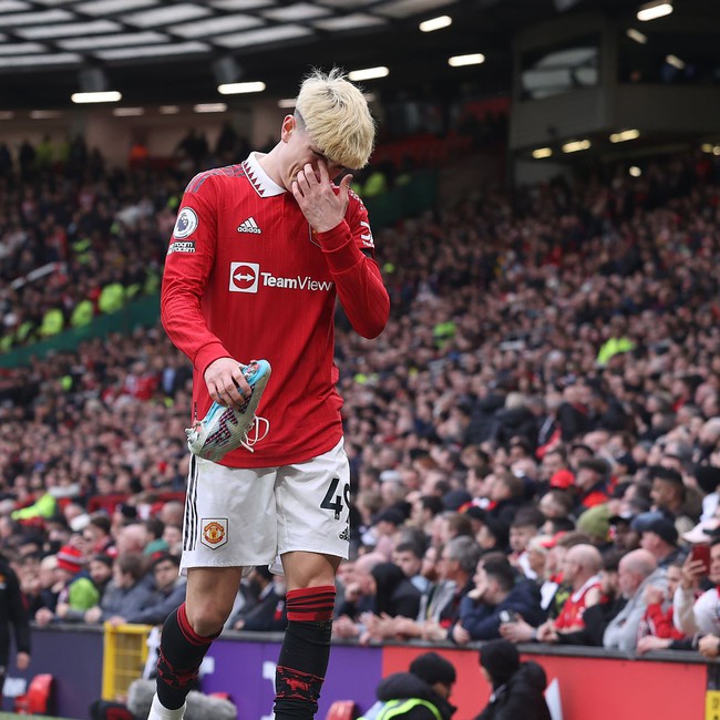 Tin bóng đá MU 14/3: Nhà Glazer chốt hạn chót bán MU, hai tài năng trẻ rời Old Trafford - Ảnh 2.