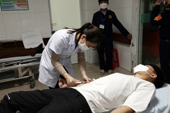 37 công nhân nhiễm độc methanol ở Bắc Ninh, chuyên gia khuyến cáo cách phòng tránh - Ảnh 2.
