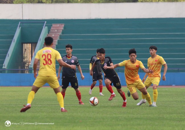 U23 Việt Nam thắng trận đầu dưới thời HLV Troussier - Ảnh 2.