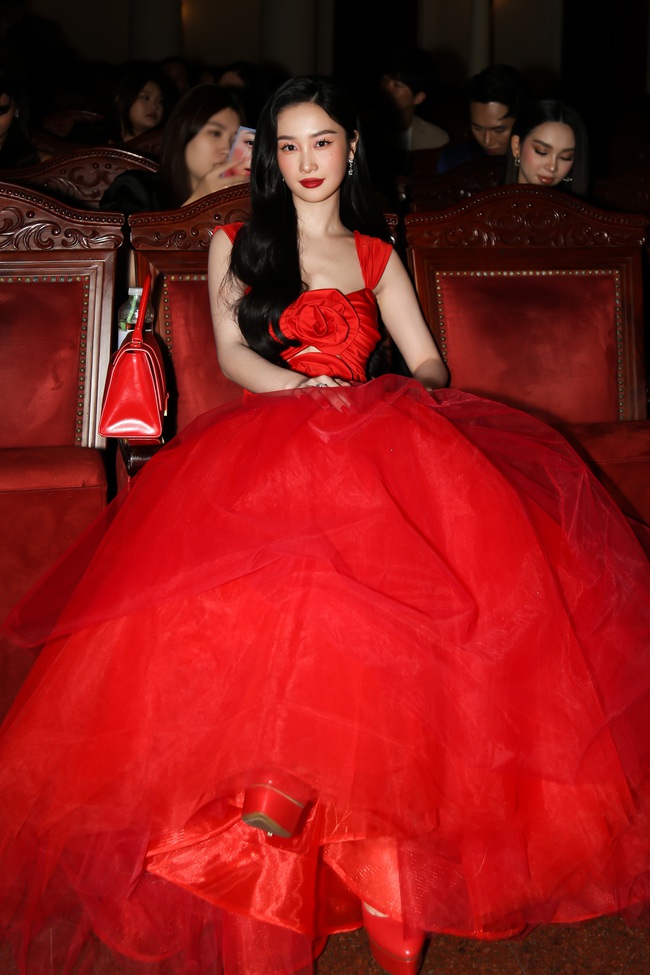 Thảm đỏ Elle Beauty Awards 2023: Ngọc Châu giấu bụng giữa ồn ào, dàn mỹ nhân khoe nhan sắc đẹp mê - Ảnh 8.