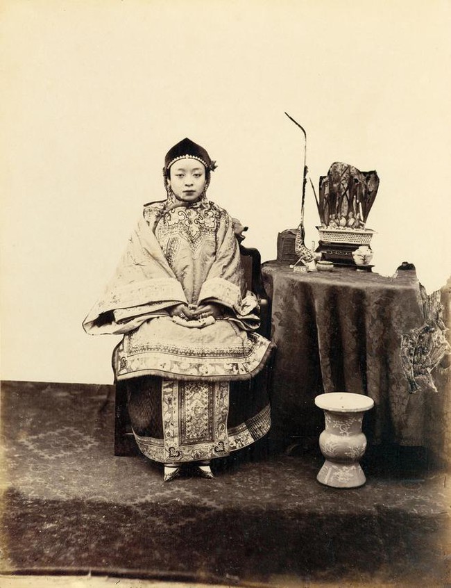Cận cảnh phụ nữ nhà Thanh cách đây 150 năm: Đôi chân “cực phẩm” khác xa phim ảnh - Ảnh 5.