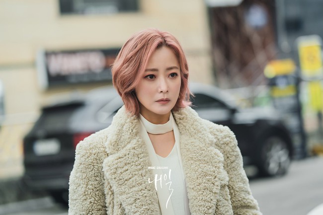 Kim Hee Sun: ‘Đệ nhất mỹ nhân’ xứ Hàn mất dần sức hút ở tuổi 46 - Ảnh 16.