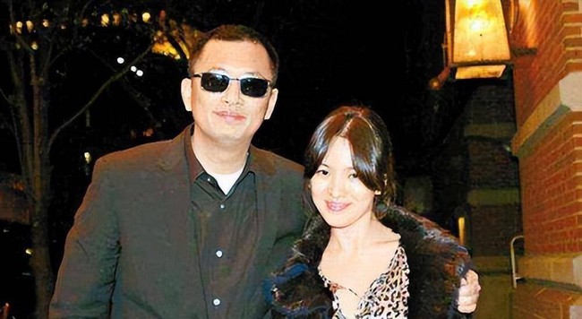Netizen chỉ ra lý do Song Hye Kyo được “o bế” tại Trung Quốc, nhắc lại tin đồn được đại gia bao nuôi nên bị Song Joong Ki ly hôn? - Ảnh 2.
