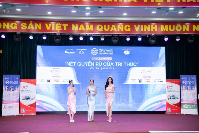 Hoa Hậu Mai Phương, Bảo Ngọc thử sức rap giao lưu cùng sinh viên Đại học Tây Đô - Ảnh 4.