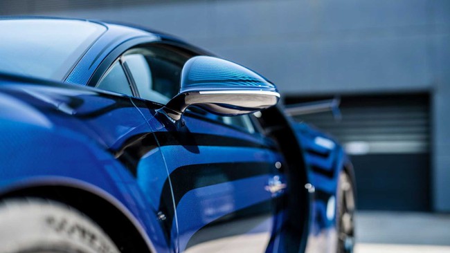Bugatti mất 600 tới 700 giờ chỉ để sơn một xe - Ảnh 4.