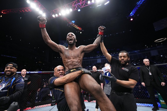 Leon Edwards lần thứ 2 đánh bại Kamaru Usman, bảo vệ thành công đai UFC - Ảnh 4.