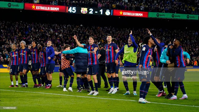 Ngược dòng ngoạn mục ở trận Siêu kinh điển, Barcelona đặt dấu chấm hết cho mộng vô địch của Real Madrid - Ảnh 4.