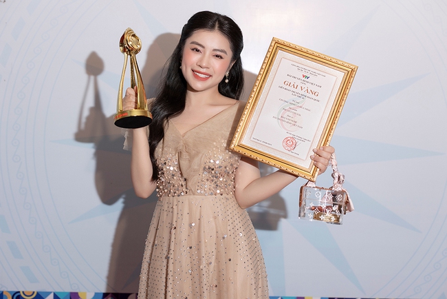 Sao Mai Nguyễn Thu Hằng hạnh phúc khi 'Thư gửi con gái' giành giải Vàng - Ảnh 2.