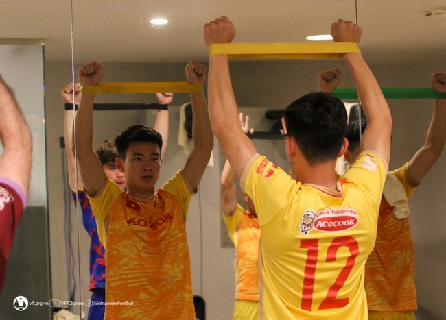 Bóng đá Việt Nam ngày 19/3: U23 Việt Nam tập buổi đầu tại Doha - Ảnh 1.