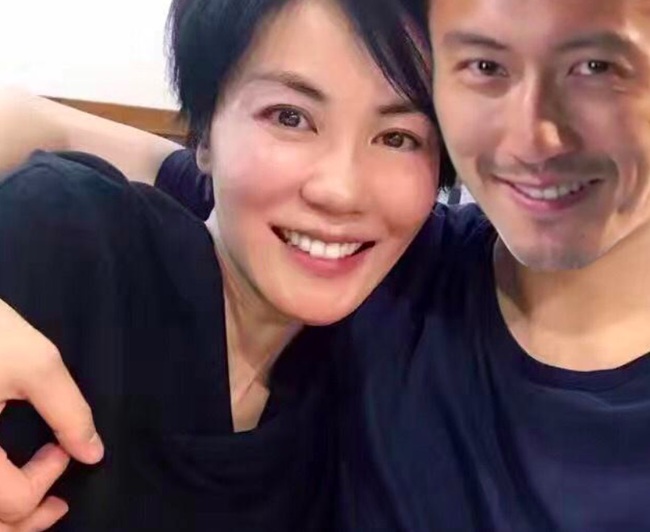 Hình ảnh thân mật của ca sĩ Vương Phi và Tạ Đình Phong bị nghi ngờ bị rò rỉ khiến netizen đồn đoán - Ảnh 8.