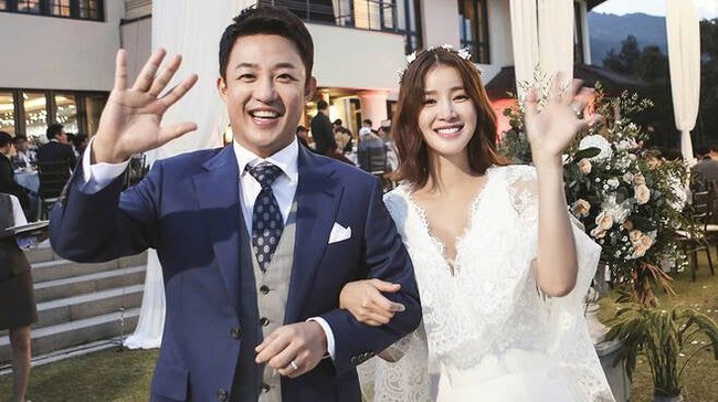 Top 5 sao nữ K-biz kết hôn với đại gia: Jun Ji Hyun chỉ đứng thứ 3! - Ảnh 2.