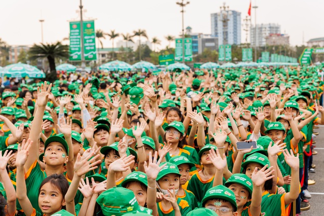 7.500 người tham gia Ngày hội đi bộ Nestlé MILO tại Nghệ An - Ảnh 1.