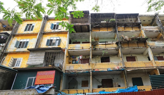 Hà Nội đẩy nhanh tiến độ di dời dân tại các chung cư cũ nguy hiểm - Ảnh 7.