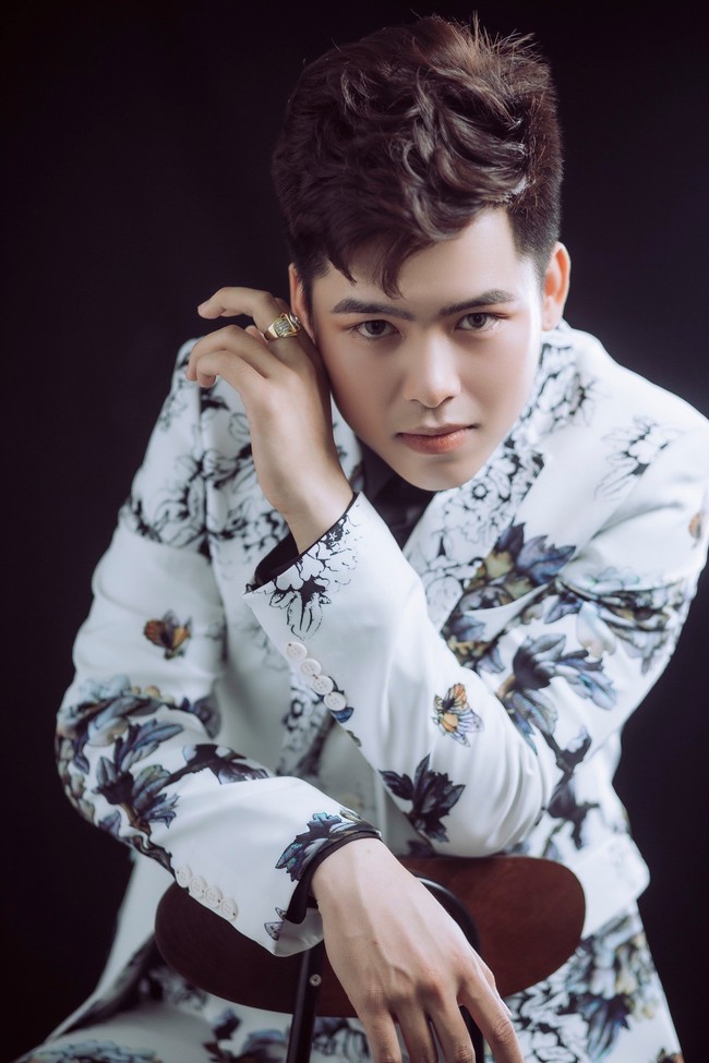 Ca sĩ trẻ Thanh Bình ra single đầu tay 'Tấm hình' - Ảnh 1.