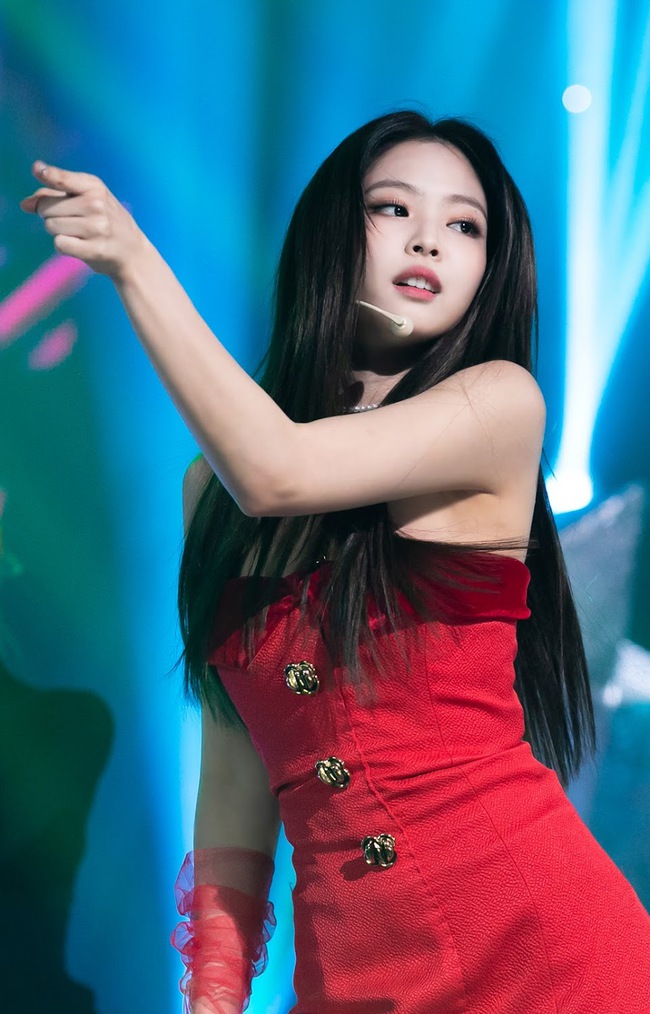 Nhìn lại màn solo của Jennie: Là người đầu tiên của BLACKPINK nên chịu nhiều tranh cãi, thành tích khủng “làm nền” cho chị em sau này - Ảnh 14.