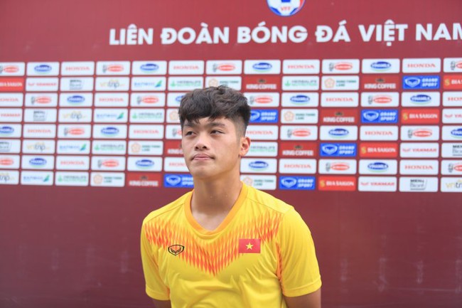 Đang đá ở Doha Cup, 'Vua giải trẻ' U23 Việt Nam được HLV Kiatisuk đưa vào danh sách dự Cúp quốc gia - Ảnh 2.
