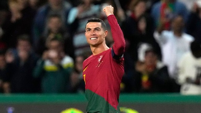 Ronaldo lập cú đúp, phá sâu kỷ lục thế giới, BĐN thắng '4 sao' - Ảnh 2.