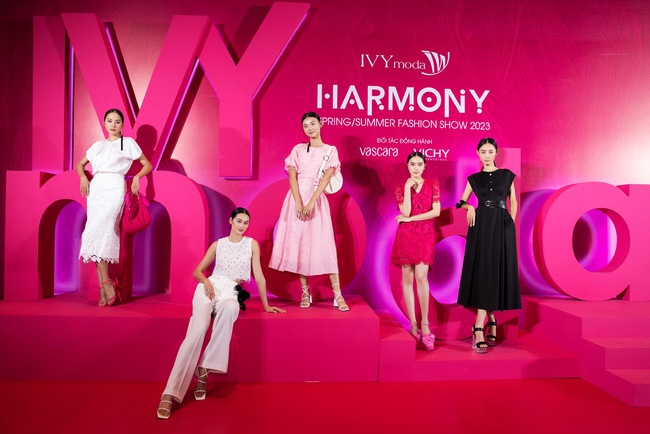 Giấc mơ chữa lành những tổn thương bên trong phái đẹp trong BTS Harmony của IVY moda  - Ảnh 14.