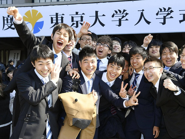 Từ câu chuyện chiếc cặp sách nặng 10kg đến những áp lực học tập: Học sinh Nhật Bản chưa bao giờ kiệt sức đến như vậy! - Ảnh 4.
