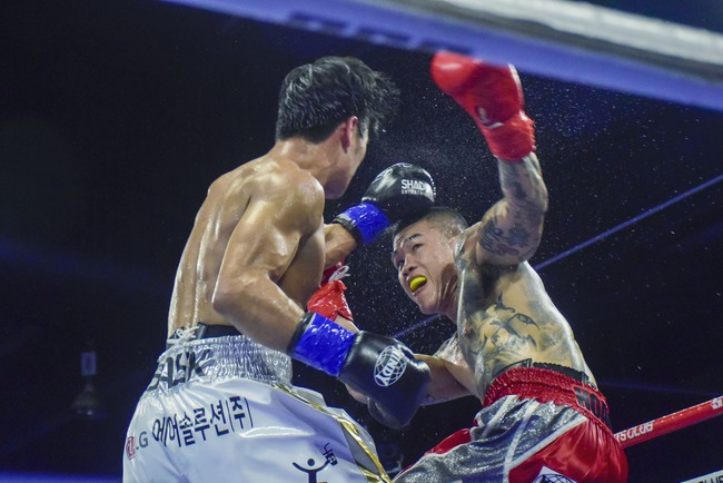 ‘Nam vương’ boxing Trương Đình Hoàng đả bại võ sĩ số 1 Hàn Quốc, bảo vệ chiếc đai vô địch châu Á lịch sử - Ảnh 1.