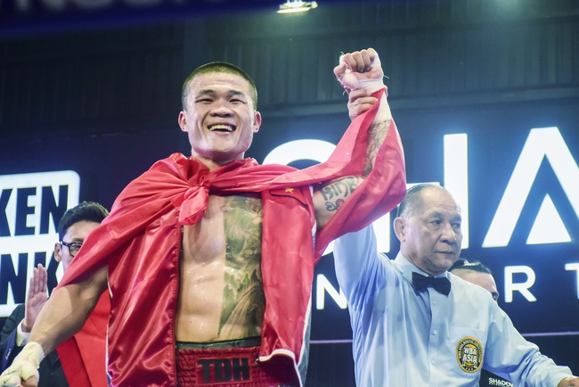‘Nam vương’ boxing Trương Đình Hoàng đả bại võ sĩ số 1 Hàn Quốc, bảo vệ chiếc đai vô địch châu Á lịch sử - Ảnh 3.