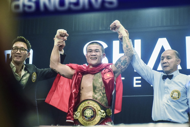 ‘Nam vương’ boxing Trương Đình Hoàng đả bại võ sĩ số 1 Hàn Quốc, bảo vệ chiếc đai vô địch châu Á lịch sử - Ảnh 4.