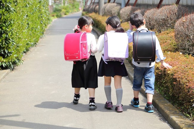 Từ câu chuyện chiếc cặp sách nặng 10kg đến những áp lực học tập: Học sinh Nhật Bản chưa bao giờ kiệt sức đến như vậy! - Ảnh 2.