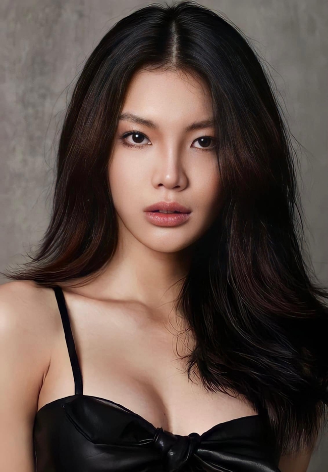 Body cực “mlem” của cô gái 18 tuổi mới chuyển giới 12 ngày đã thi Hoa hậu, netizen phải thốt lên: Hết nước chấm! - Ảnh 1.