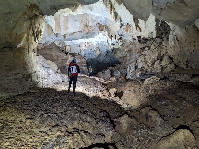 Du lịch Việt Nam: Phát hiện hơn 3 km hang động tuyệt đẹp, còn nguyên sơ ở Quảng Bình - Ảnh 7.