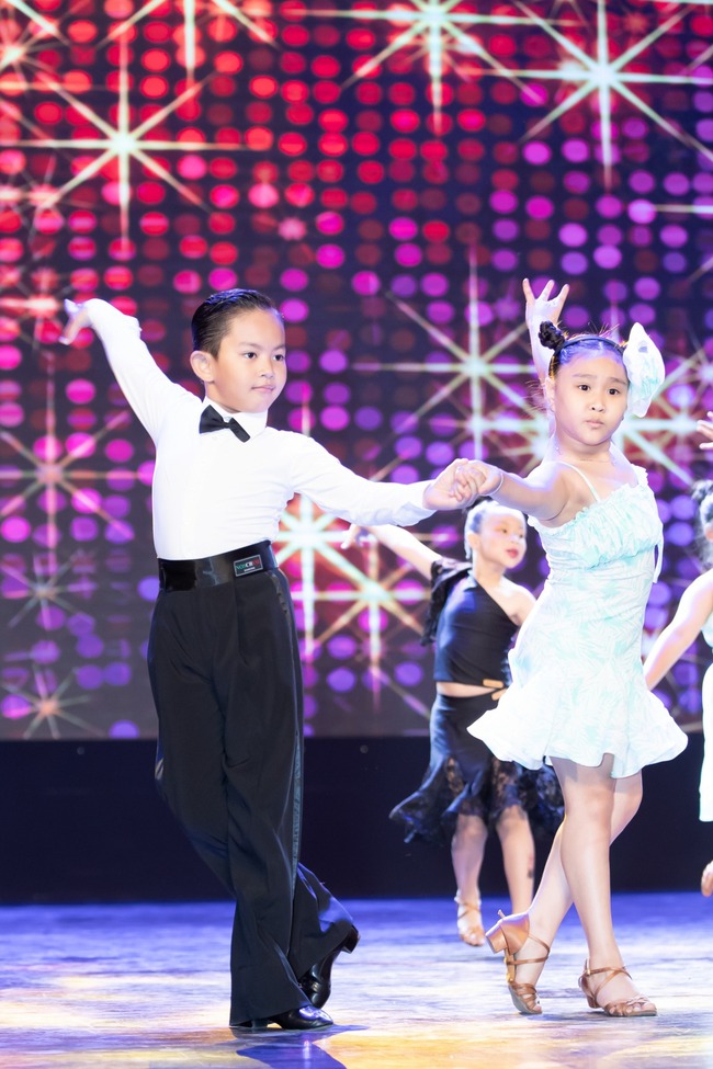 Con trai Khánh Thi Phan Hiển giải nhất ngay lần đầu thi dancesport quốc tế - Ảnh 5.