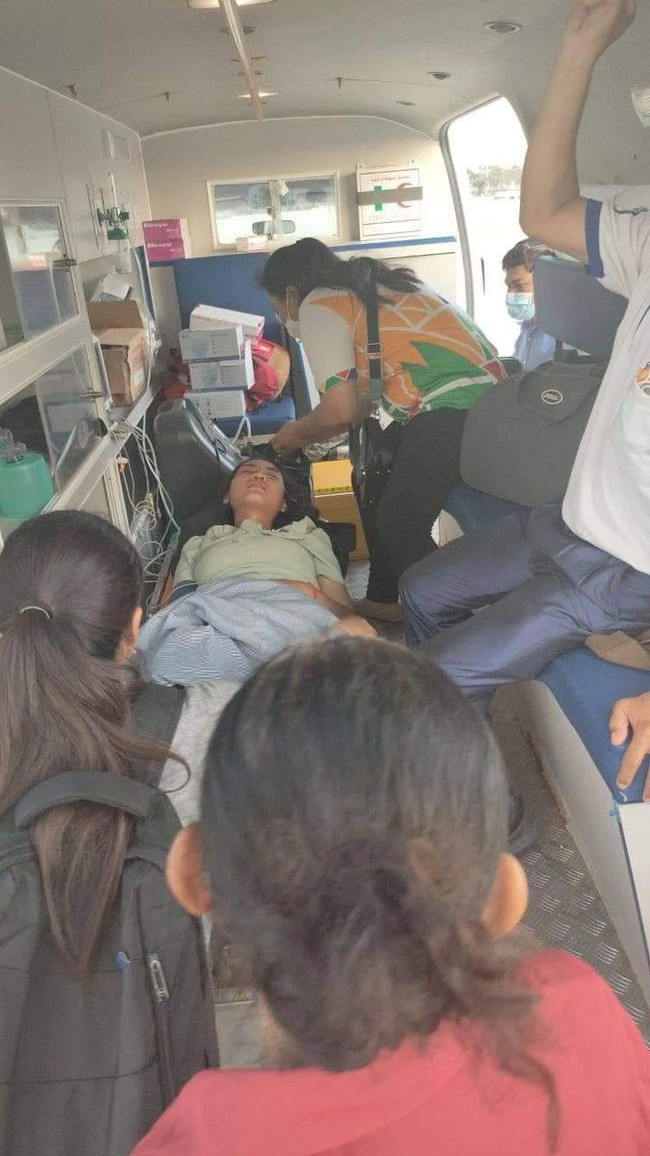 Tình nguyện viên Campuchia bị sốc nhiệt phải đi cấp cứu khi diễn tập trước thềm SEA Games 32