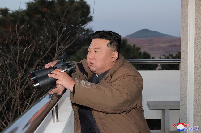 Nhà lãnh đạo Triều Tiên kêu gọi tăng cường sản xuất vật liệu chế tạo vũ khí hạt nhân - Ảnh 1.