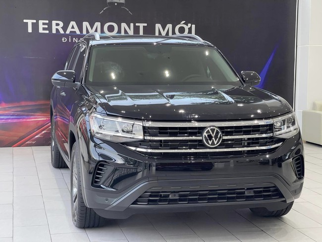 Loạt xe Volkswagen giảm giá mạnh tại đại lý: Teramont rẻ hơn tới 200 triệu, Virtus mới ra mắt cũng có mặt trong danh sách - Ảnh 2.