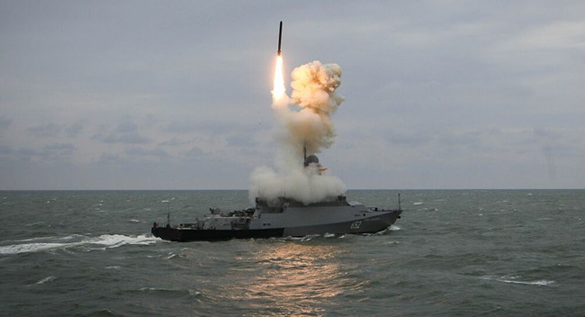 Nga diễn tập bắn tên lửa hành trình Kalibr - Ảnh 1.