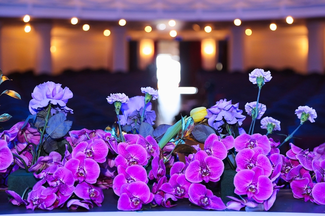 Lễ trao Giải Cống hiến 2023: Hội tụ hàng trăm loài hoa đẹp trong nước và nhiều nơi trên thế giới - Ảnh 2.