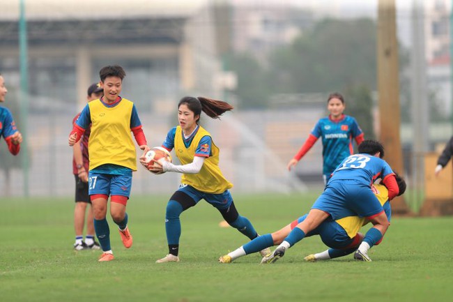 Bóng đá Việt Nam ngày 5/4: Tuyển nữ Việt Nam vs Nepal (19h15), bốc thăm bóng đá nam SEA Games - Ảnh 1.