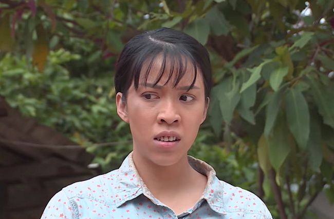 Choáng với nhan sắc thật của 'chị gái xấu nhất màn ảnh Việt', xinh đẹp thế này mà toàn đóng vai không ưa nổi? - Ảnh 1.