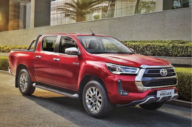 Đại lý hé lộ thông tin Toyota Hilux mới: Về Việt Nam tháng 3, giá dự kiến 852 triệu, trở lại đấu Ford Ranger - Ảnh 2.