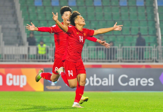 Người hùng Quốc Việt: Chắp cánh đưa U20 Việt Nam đến World Cup, sẽ thay Tiến Linh trong tương lai - Ảnh 2.