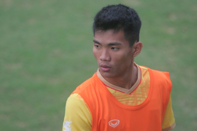 HLV Troussier dạy U23 Việt Nam chơi... bóng ném; nhà vô địch SEA Games dính chấn thương đen đủi - Ảnh 9.