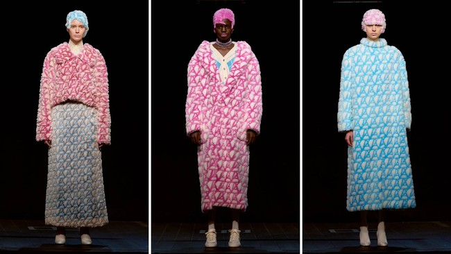 Hai show độc dị ở Paris Fashion Week 2023: Quần áo 'biến hình' vì ánh nắng, sân khấu đổ sập khiến khách mời tá hoả - Ảnh 3.