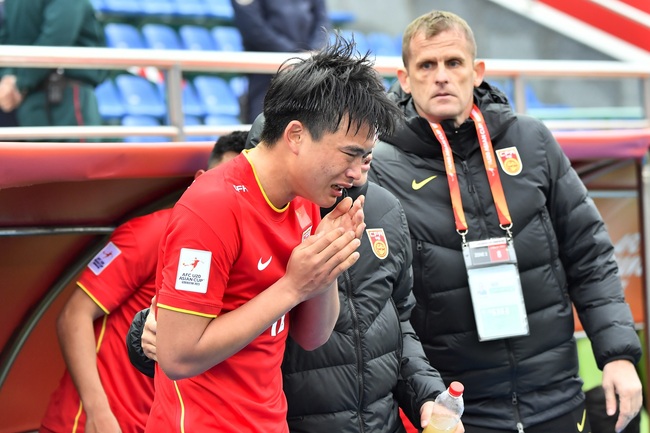 U20 Trung Quốc bị 'cắt sóng' tại quê nhà, báo Trung Quốc buồn bã: 'Giờ chỉ mong họ được như U20 Việt Nam' - Ảnh 1.